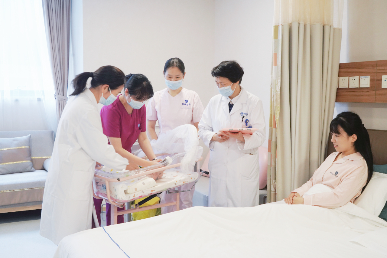 月子中心专家查房
